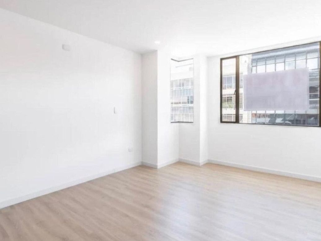 Apartamento de 2 alcobas en venta en Santa Barbara Central, Bogotá, 56 m² · foto 3 de 8