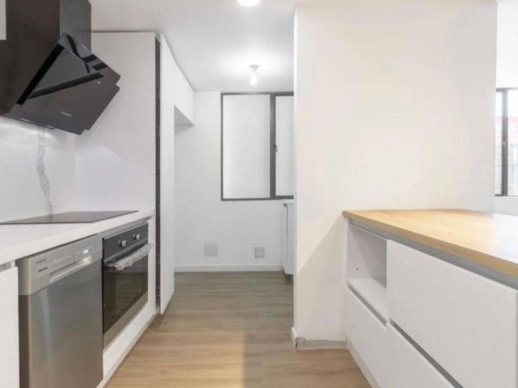 Apartamento de 2 alcobas en venta en Santa Barbara Central, Bogotá, 56 m² · foto 5 de 8