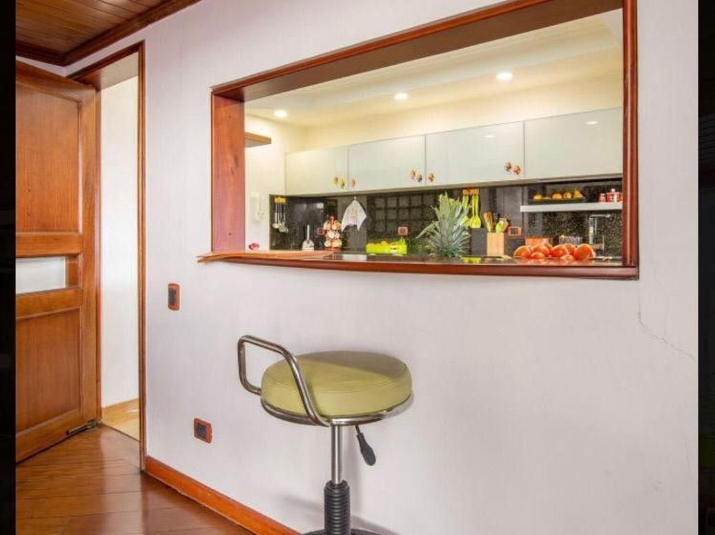 Apartamento de 4 alcobas en venta en Santa Barbara Central, Bogotá, 298 m² · foto 8 de 18