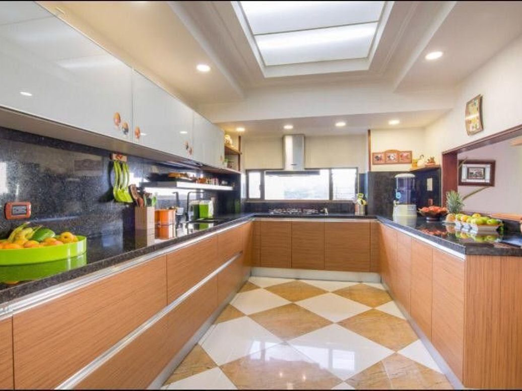 Apartamento de 4 alcobas en venta en Santa Barbara Central, Bogotá, 298 m² · foto 5 de 18