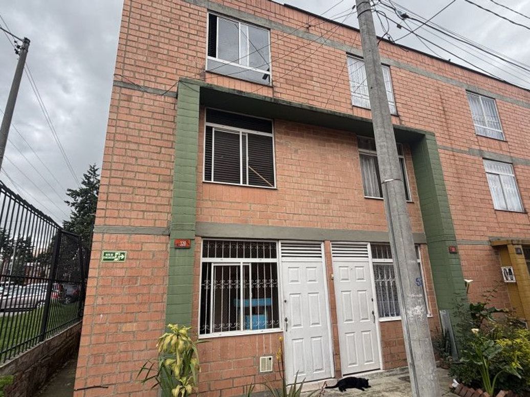 Casa de 3 alcobas en venta en El Dorado, Bogotá, 79 m² · foto 12 de 14