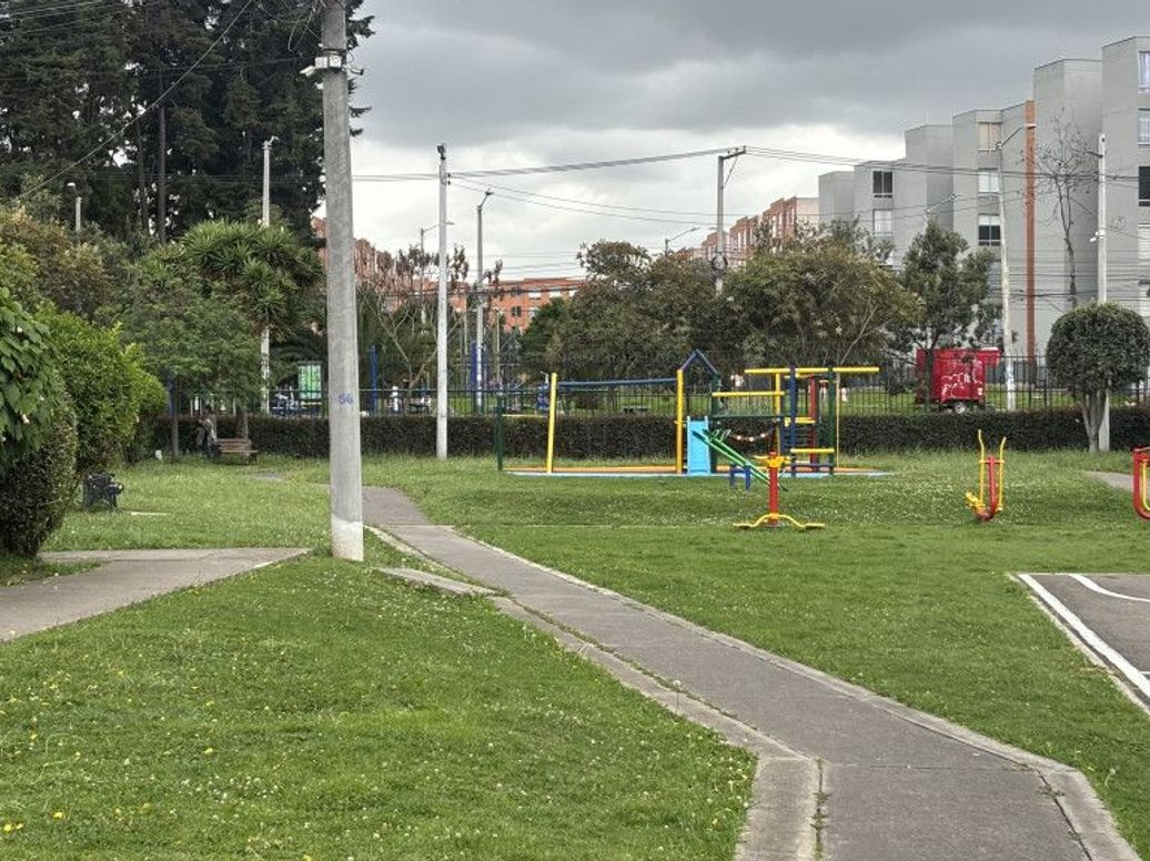 Casa de 3 alcobas en venta en El Dorado, Bogotá, 79 m² · foto 13 de 14