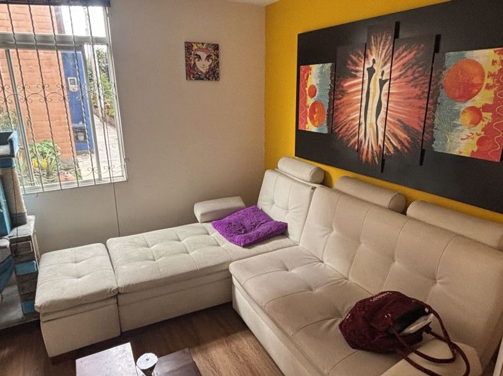 Casa de 3 alcobas en venta en El Dorado, Bogotá, 79 m² · foto 2 de 14