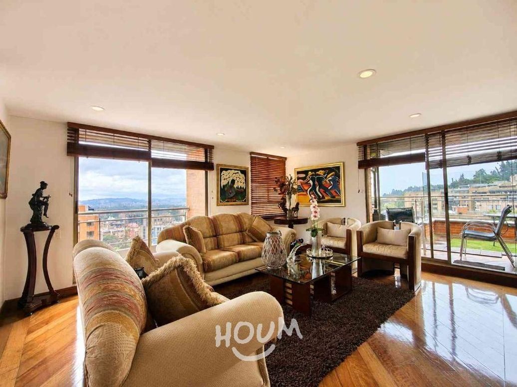 Apartamento de 4 alcobas en venta en Cerros De Los Alpes, Bogotá, 265 m² · foto 2 de 20