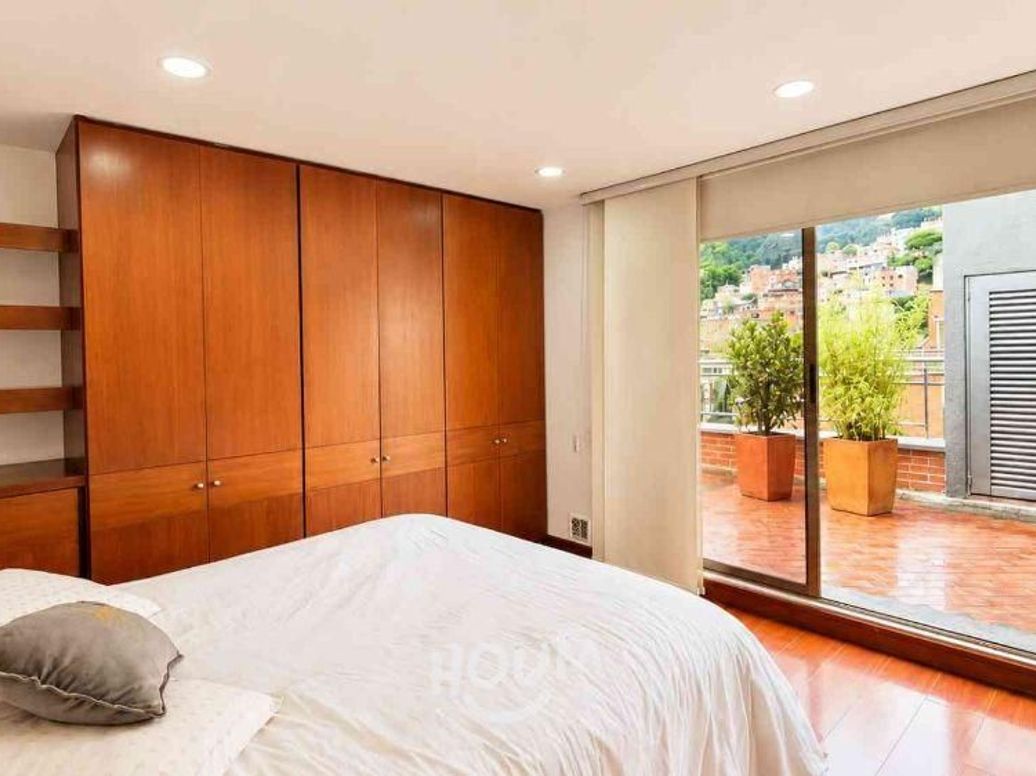 Apartamento de 4 alcobas en venta en Cerros De Los Alpes, Bogotá, 265 m² · foto 9 de 20