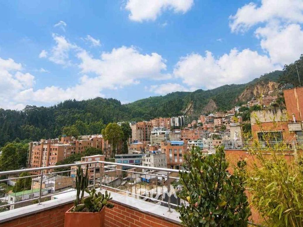 Apartamento de 4 alcobas en venta en Cerros De Los Alpes, Bogotá, 265 m² · foto 10 de 20