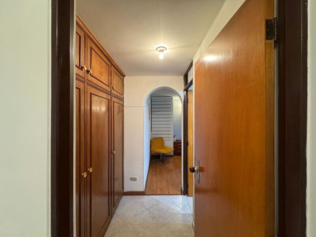 Apartamento de 3 alcobas en venta en San José Del Prado, Bogotá, 89 m² · foto 8 de 12