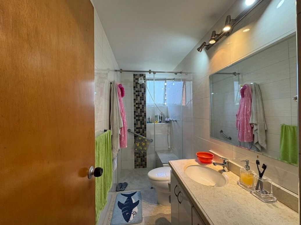 Apartamento de 3 alcobas en venta en San José Del Prado, Bogotá, 89 m² · foto 9 de 12