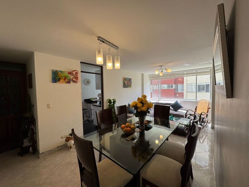 Apartamento de 3 alcobas en venta en San José Del Prado, Bogotá, 89 m² · foto 2 de 12