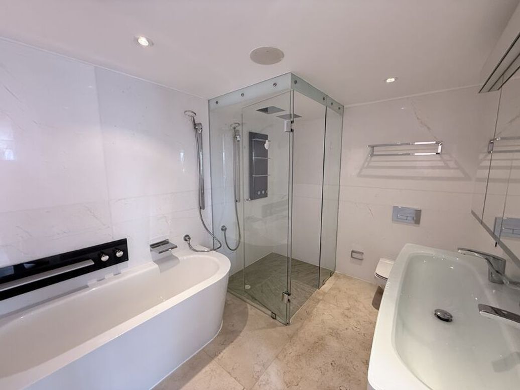Apartamento de 2 alcobas en venta en El Refugio, Bogotá, 191 m² · foto 18 de 20