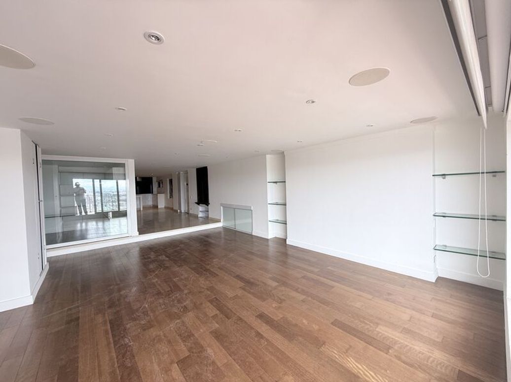 Apartamento de 2 alcobas en venta en El Refugio, Bogotá, 191 m² · foto 9 de 20