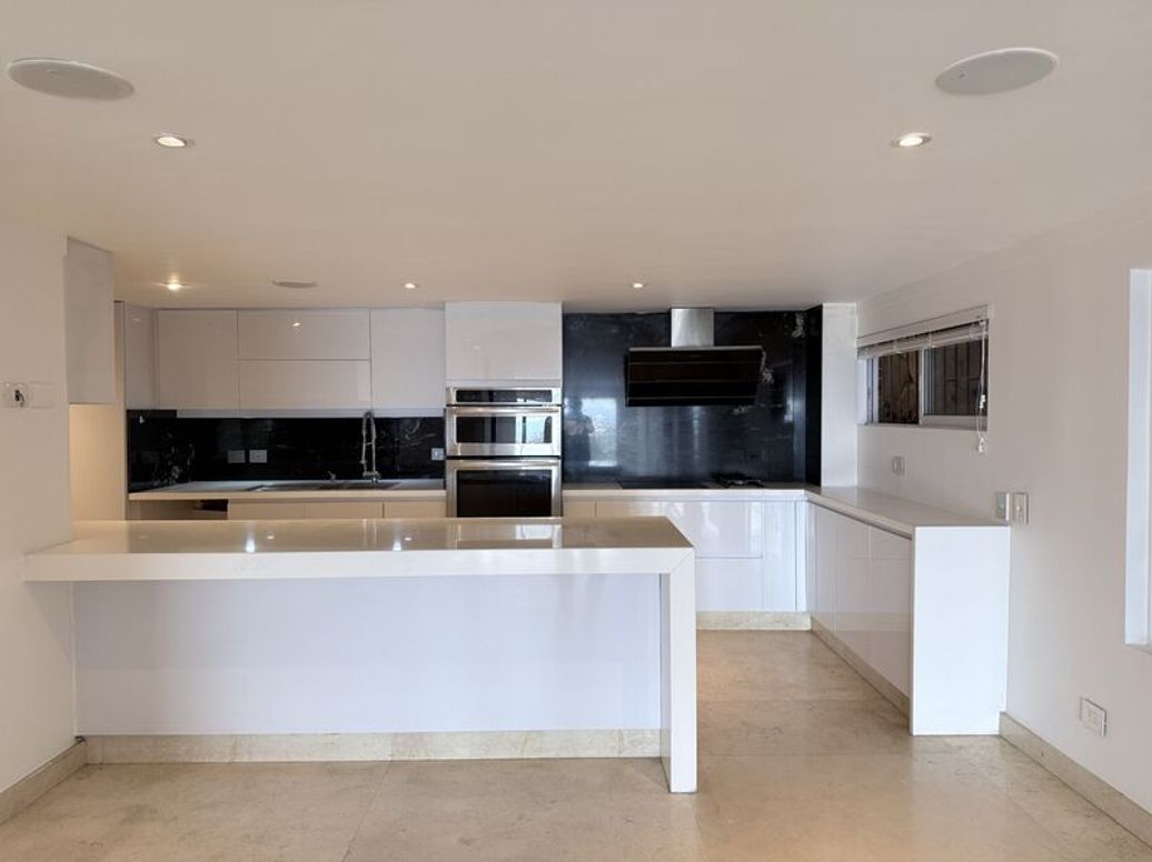 Apartamento de 2 alcobas en venta en El Refugio, Bogotá, 191 m² · foto 10 de 20