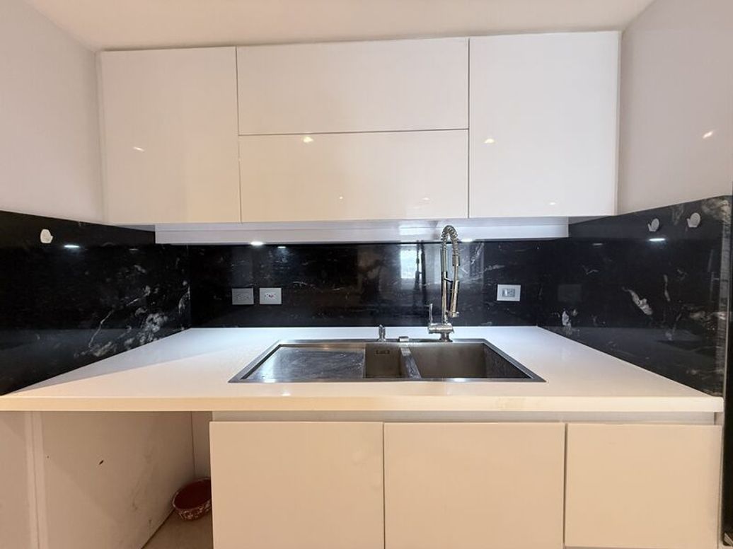 Apartamento de 2 alcobas en venta en El Refugio, Bogotá, 191 m² · foto 6 de 20