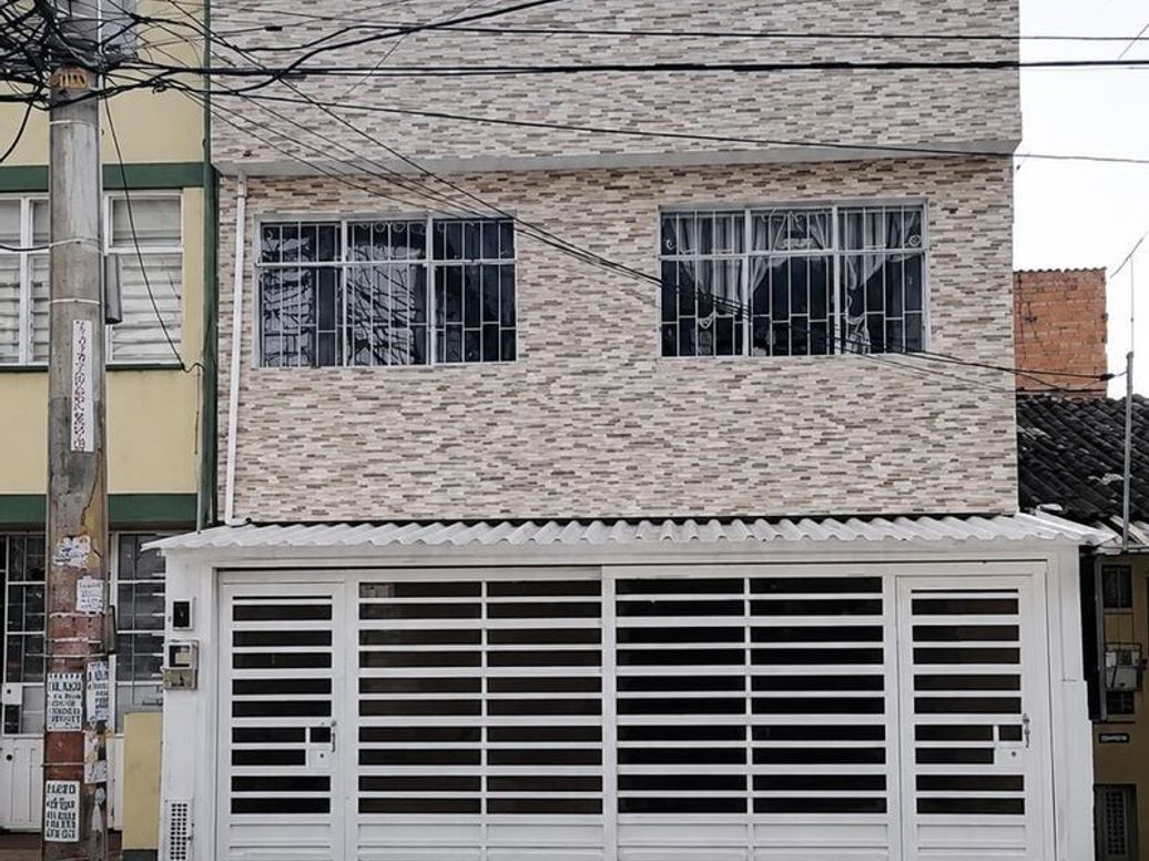 Casa de 10 alcobas en venta en Super Manzana 5, Bogotá, 120 m² · foto 5 de 12