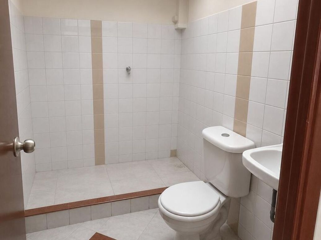 Casa de 10 alcobas en venta en Super Manzana 5, Bogotá, 120 m² · foto 10 de 12