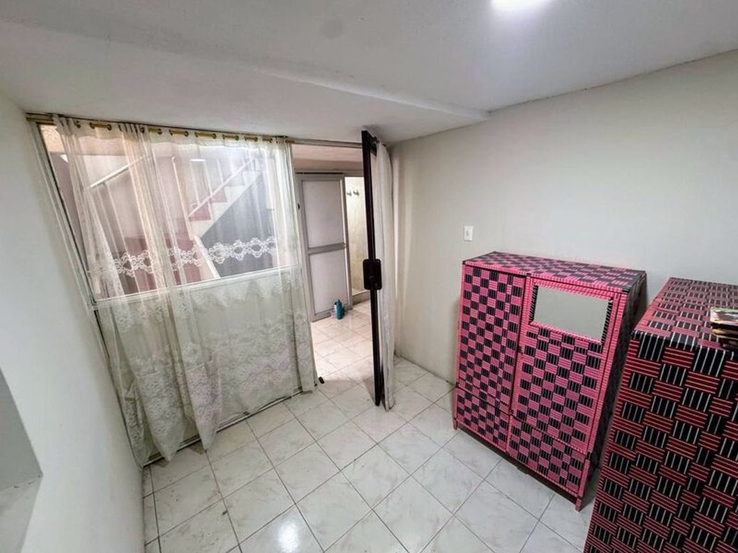 Casa de 5 alcobas en venta en Patio Bonito Et. I, Bogotá, 196 m² · foto 4 de 17