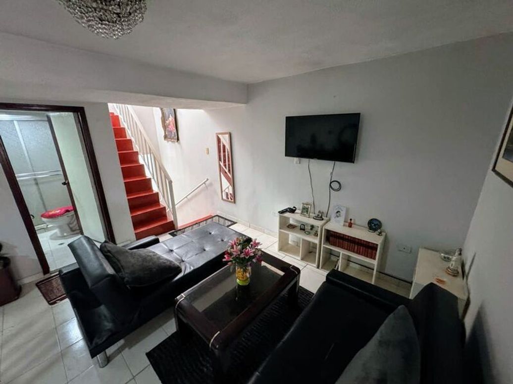 Casa de 5 alcobas en venta en Patio Bonito Et. I, Bogotá, 196 m² · foto 14 de 17