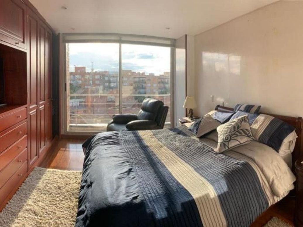 Apartamento de 3 alcobas en venta en Los Cedros, Bogotá, 230 m² · foto 8 de 14