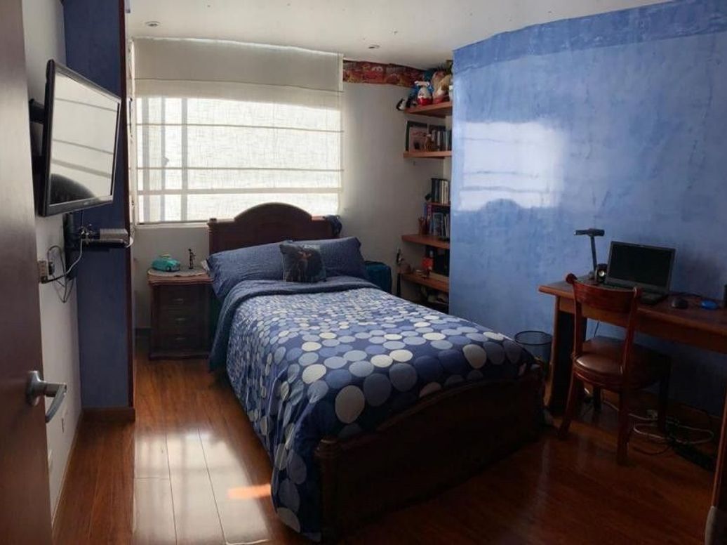 Apartamento de 3 alcobas en venta en Los Cedros, Bogotá, 230 m² · foto 13 de 14