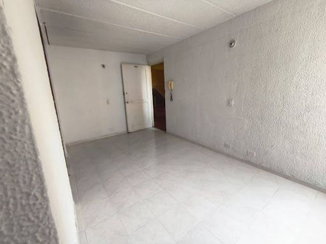 Apartamento de 2 alcobas en venta en Los Cristales, Bogotá, 40 m² · foto 3 de 10