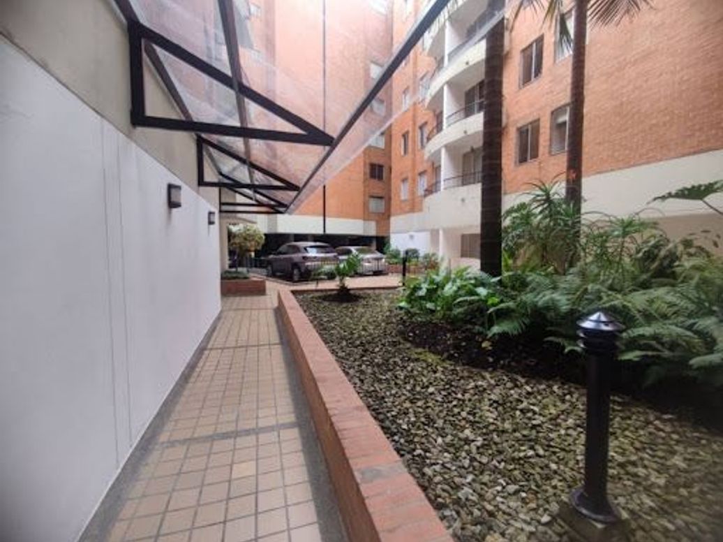 Apartamento de 3 alcobas en venta en Caobos Salazar, Bogotá, 112 m² · foto 3 de 20