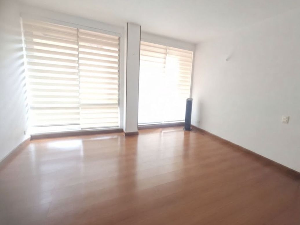 Apartamento de 3 alcobas en venta en La Felicidad, Bogotá, 82 m² · foto 2 de 10