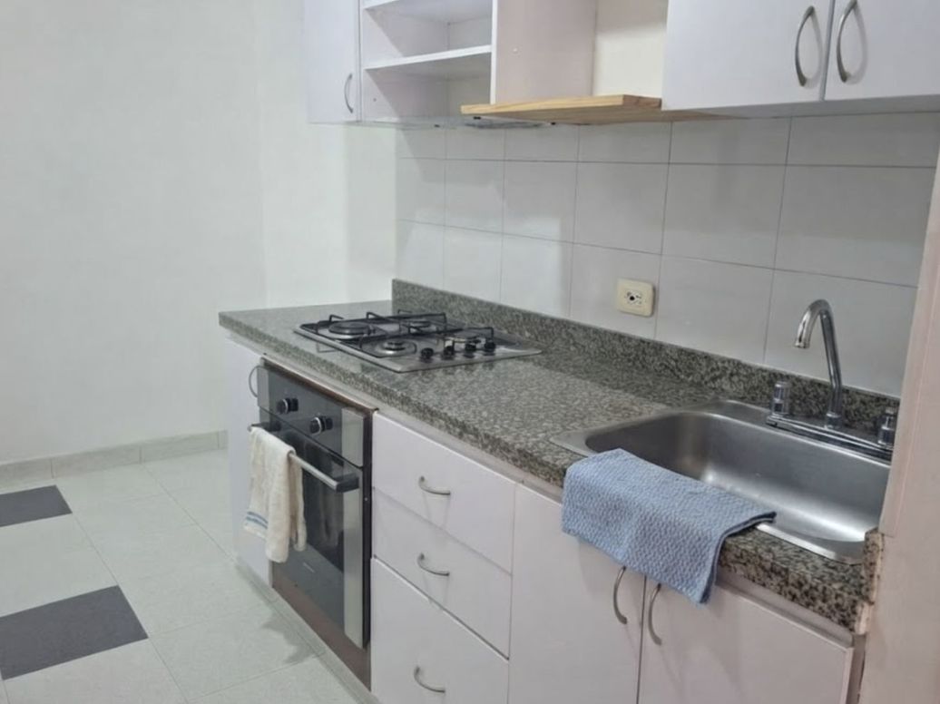 Apartamento de 3 alcobas en venta en La Felicidad, Bogotá, 82 m² · foto 7 de 10