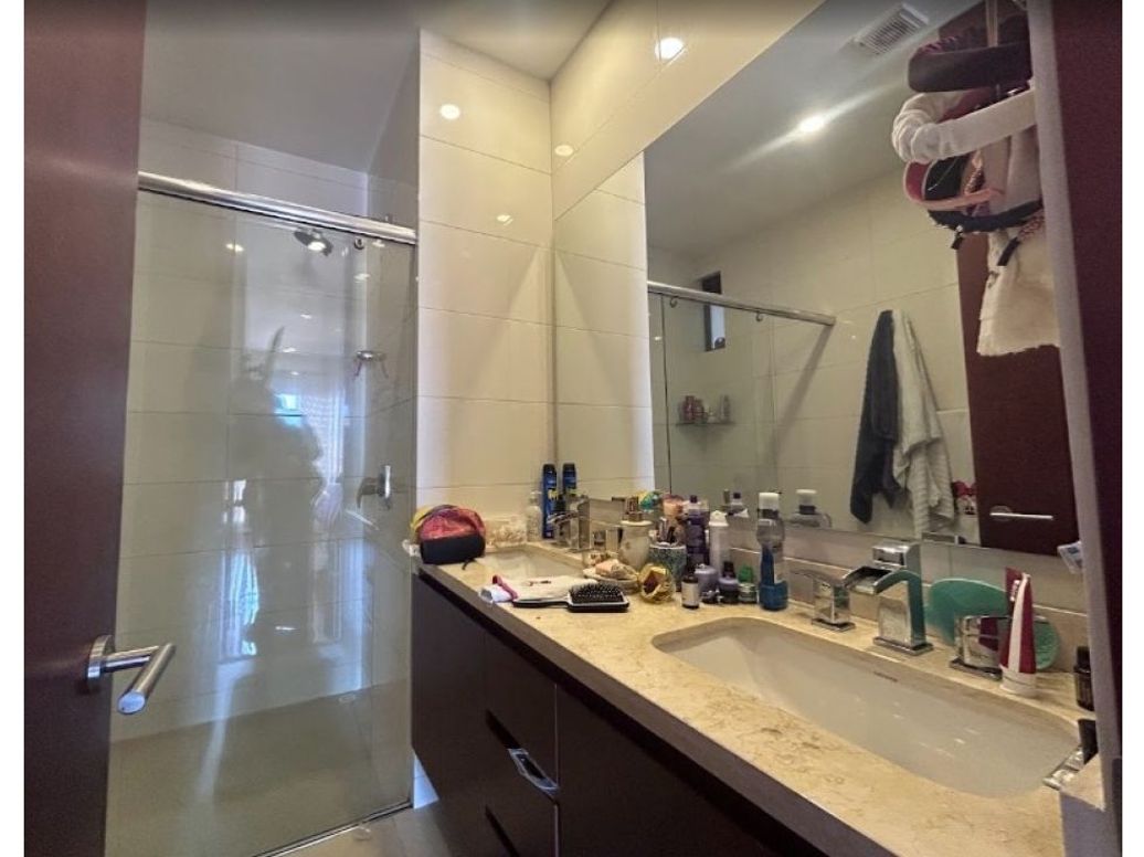 Apartamento de 3 alcobas en venta en Santa Barbara, Bogotá, 131 m² · foto 17 de 20
