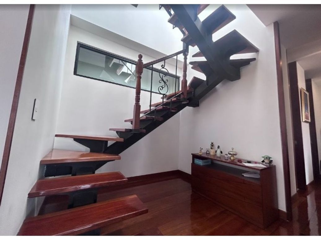Apartamento de 3 alcobas en venta en Santa Barbara, Bogotá, 131 m² · foto 18 de 20