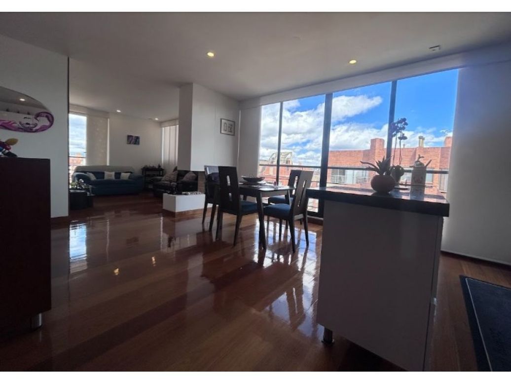 Apartamento de 3 alcobas en venta en Santa Barbara, Bogotá, 131 m² · foto 6 de 20