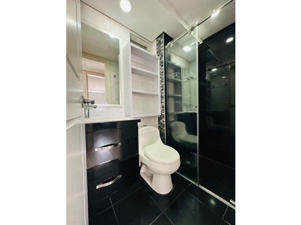 Apartamento de 3 alcobas en venta en Madelena, Bogotá, 56 m² · foto 4 de 17