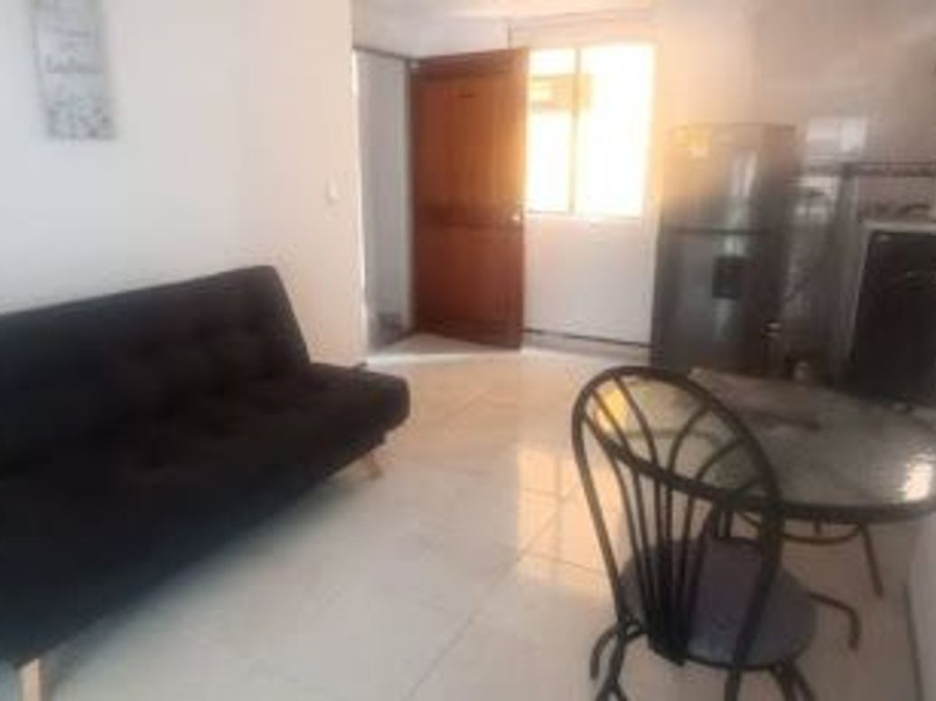 Apartaestudio en venta en Chapinero, Bogotá, 34 m² · foto 2 de 9
