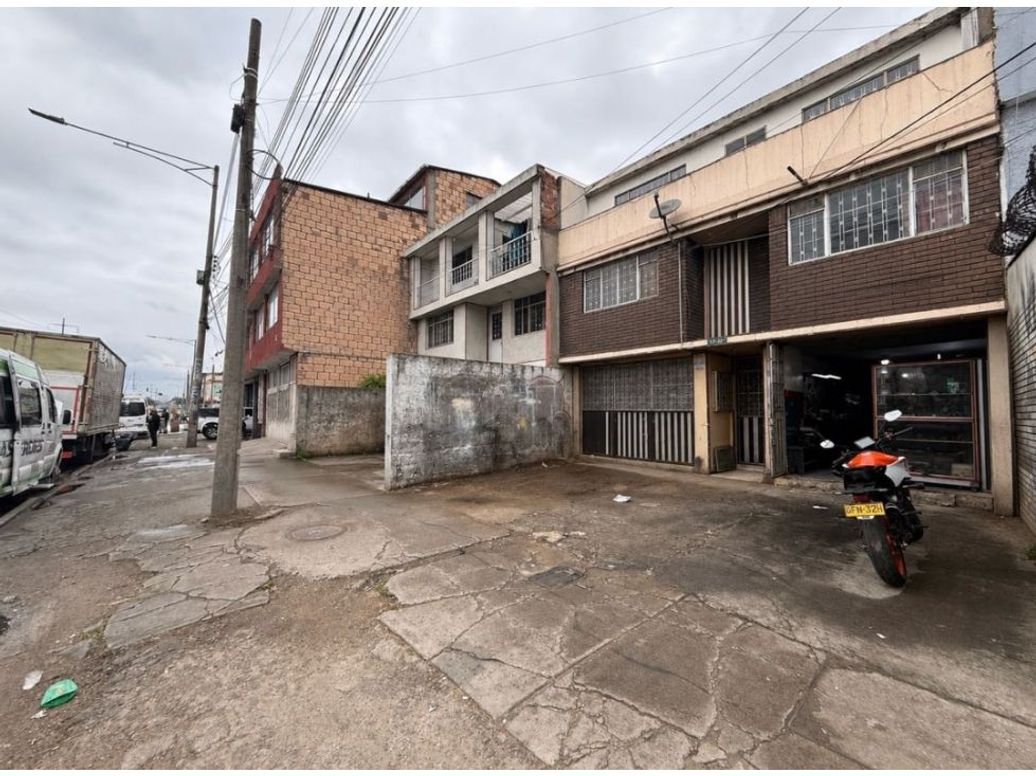 Casa de 5 alcobas en venta en Venecia, Bogotá, 250 m² · foto 2 de 11