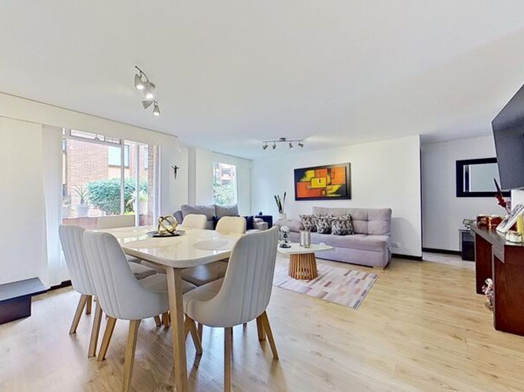 Apartamento de 3 alcobas en venta en Santa Rosa, Bogotá, 129 m² · foto 2 de 20