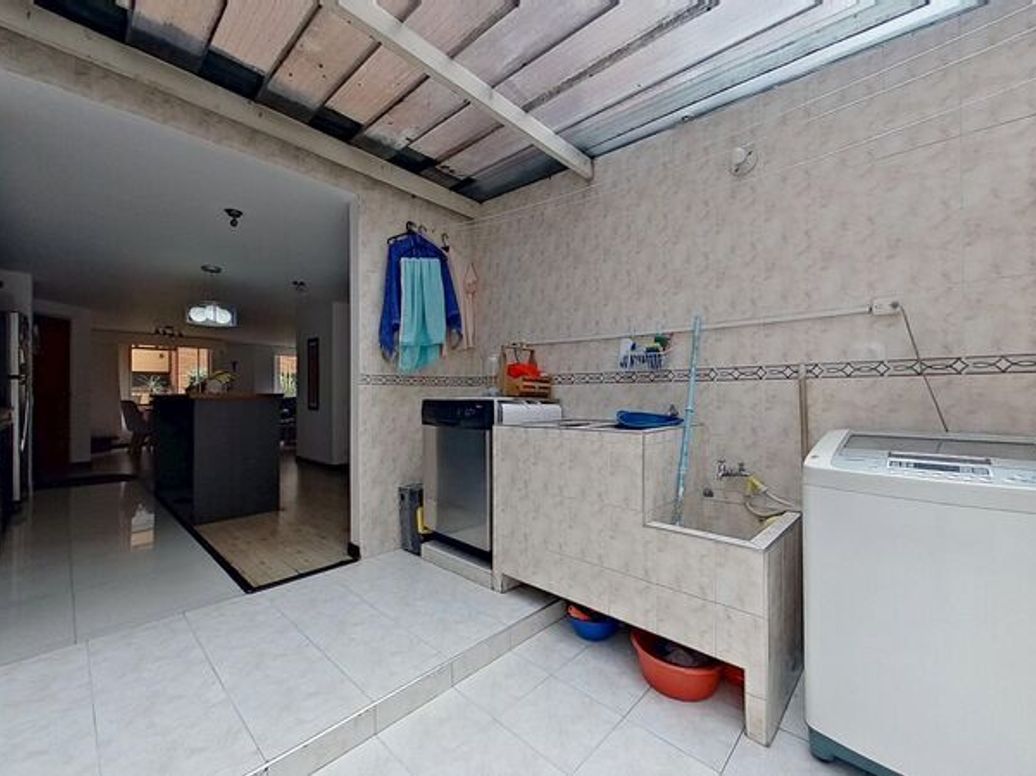 Apartamento de 3 alcobas en venta en Santa Rosa, Bogotá, 129 m² · foto 12 de 20