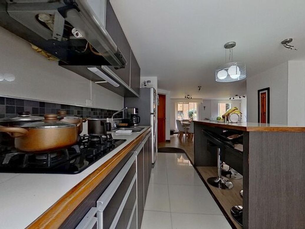 Apartamento de 3 alcobas en venta en Santa Rosa, Bogotá, 129 m² · foto 9 de 20