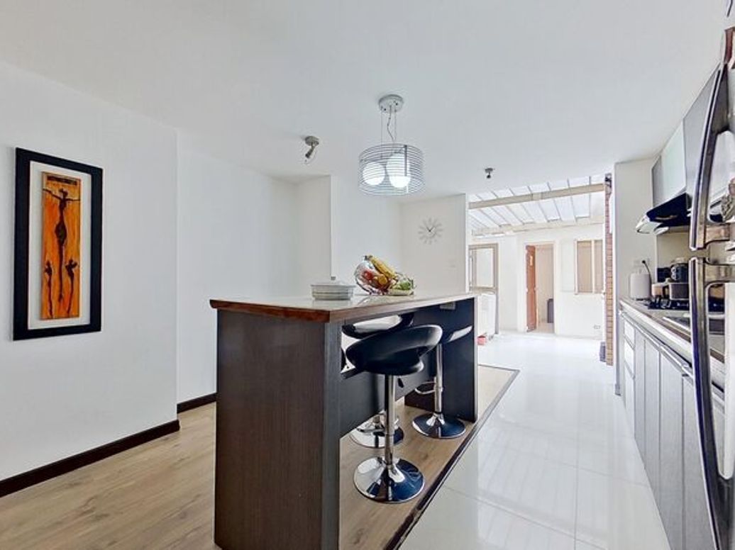 Apartamento de 3 alcobas en venta en Santa Rosa, Bogotá, 129 m² · foto 10 de 20