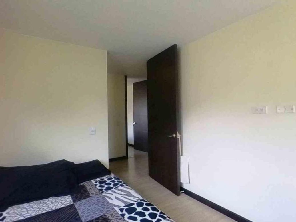 Apartamento de 3 alcobas en venta en El Codito, Bogotá, 84 m² · foto 8 de 16