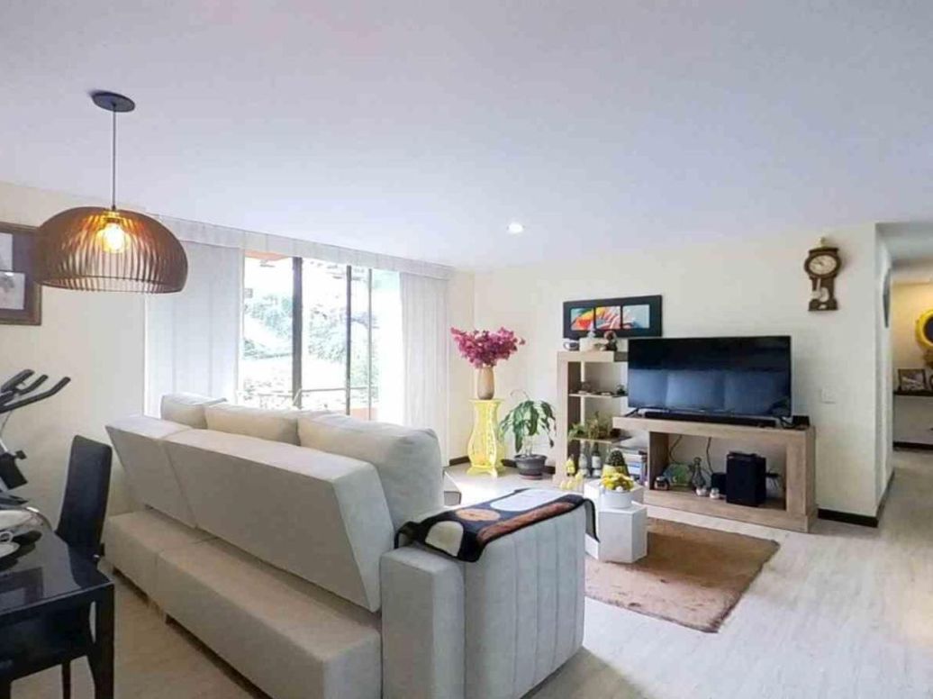 Apartamento de 3 alcobas en venta en El Codito, Bogotá, 84 m² · foto 3 de 16