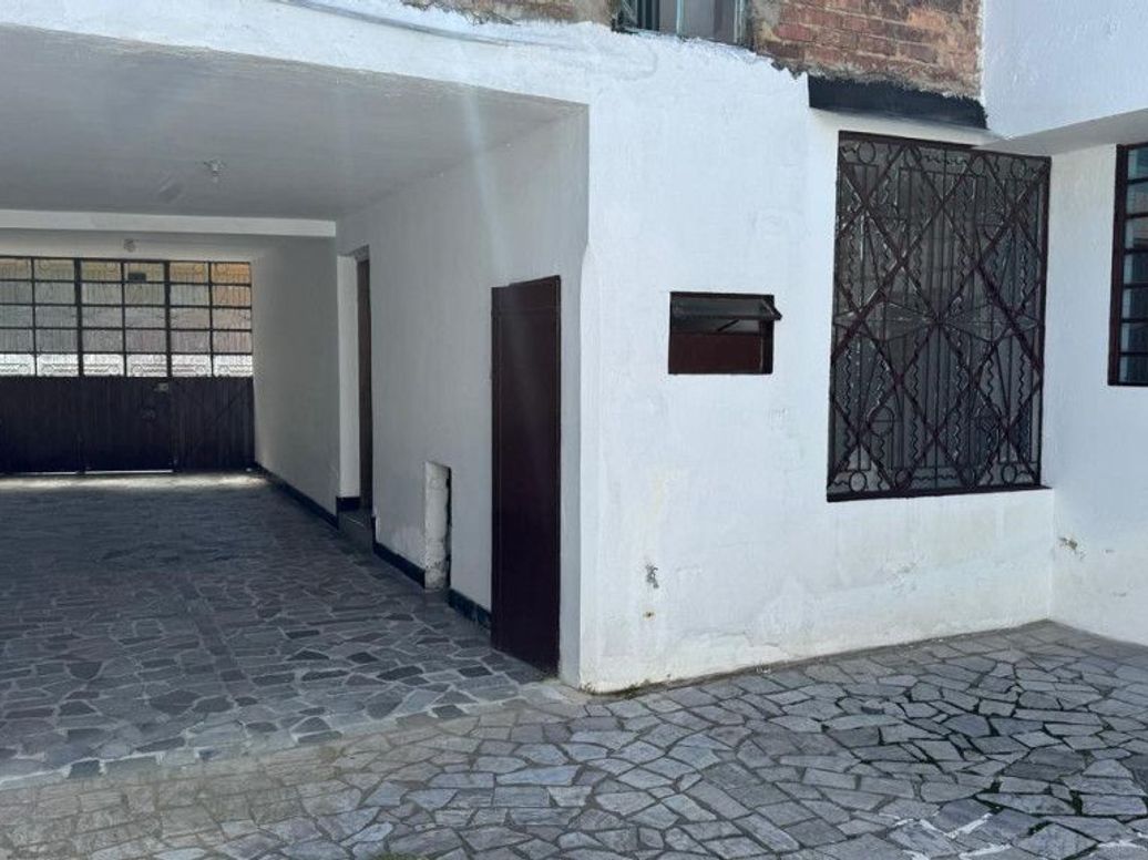 Casa de 10 alcobas en venta en Olaya, Bogotá, 299 m² · foto 2 de 20