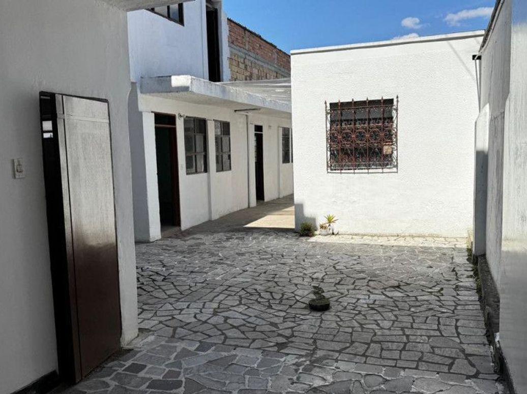 Casa de 10 alcobas en venta en Olaya, Bogotá, 299 m² · foto 3 de 20