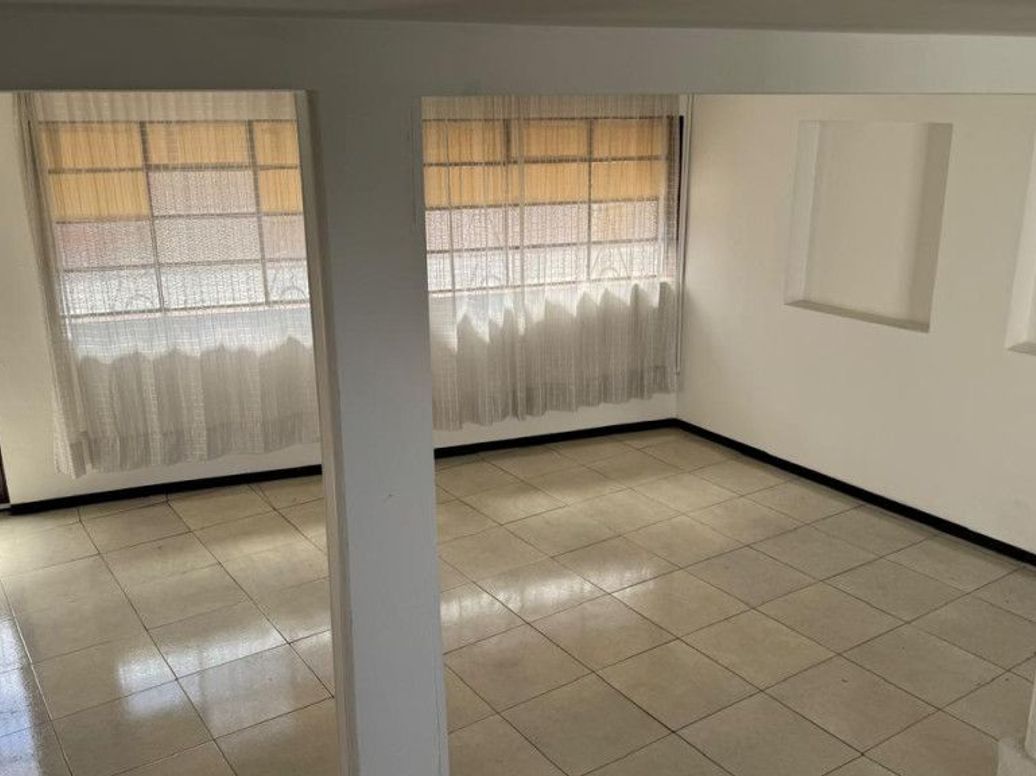 Casa de 10 alcobas en venta en Olaya, Bogotá, 299 m² · foto 8 de 20