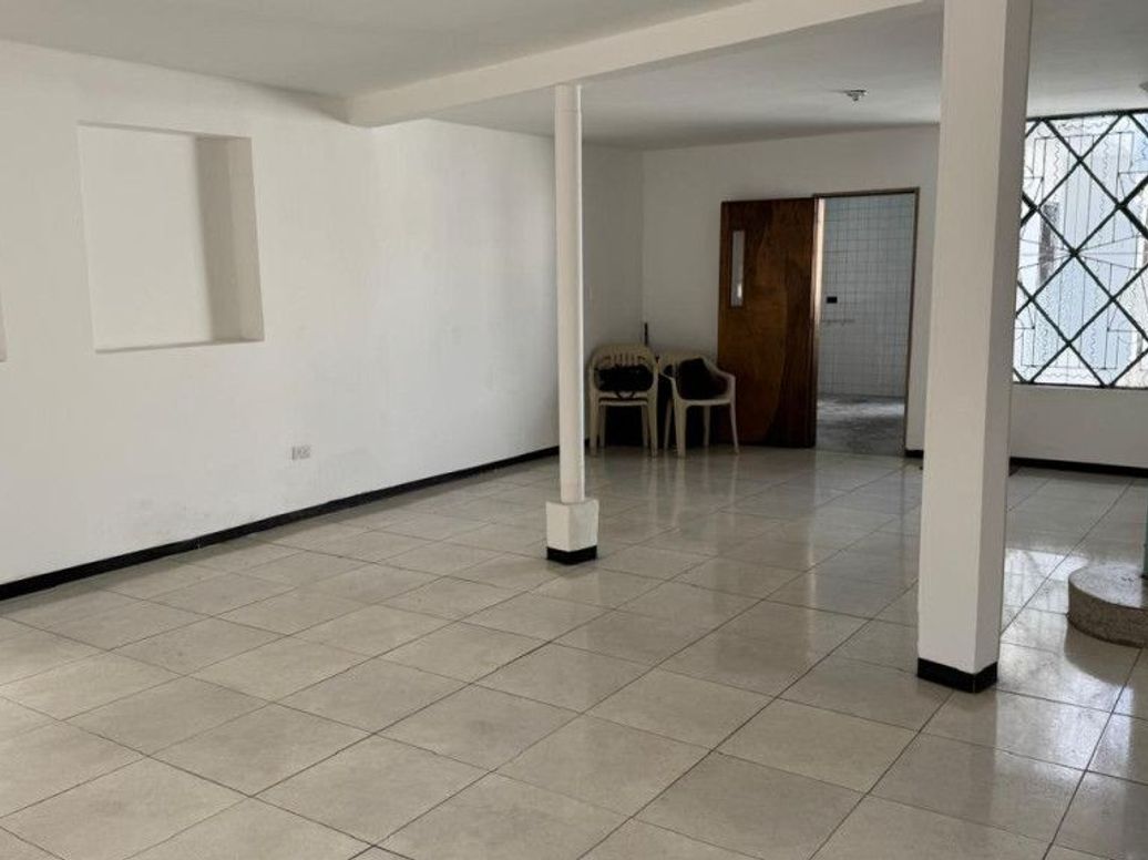 Casa de 10 alcobas en venta en Olaya, Bogotá, 299 m² · foto 10 de 20