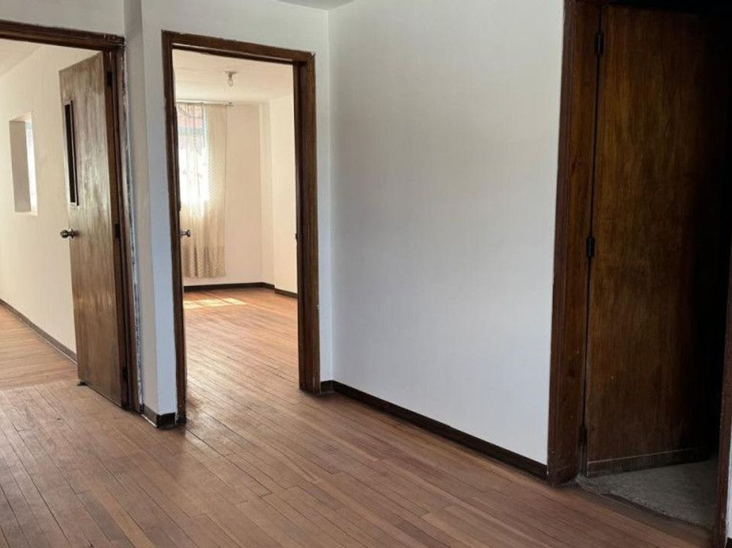 Casa de 10 alcobas en venta en Olaya, Bogotá, 299 m² · foto 12 de 20