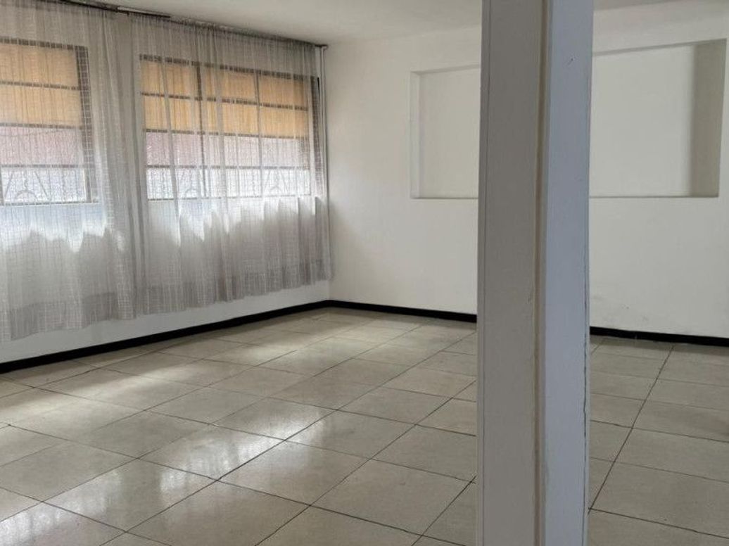 Casa de 10 alcobas en venta en Olaya, Bogotá, 299 m² · foto 9 de 20