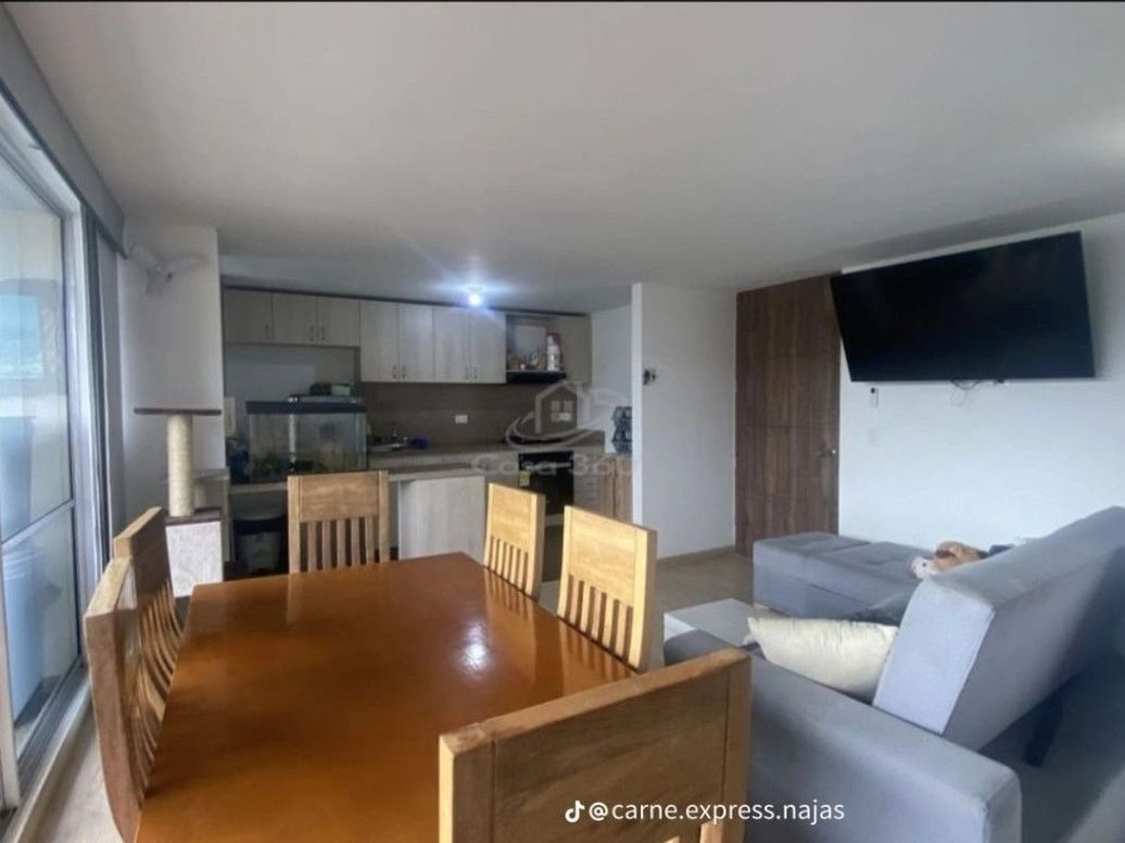 Apartamento de 3 alcobas en venta en El Dorado, Bogotá, 69 m² · foto 2 de 17
