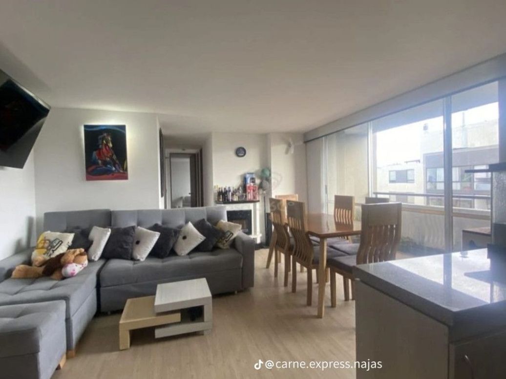 Apartamento de 3 alcobas en venta en El Dorado, Bogotá, 69 m² · foto 3 de 17