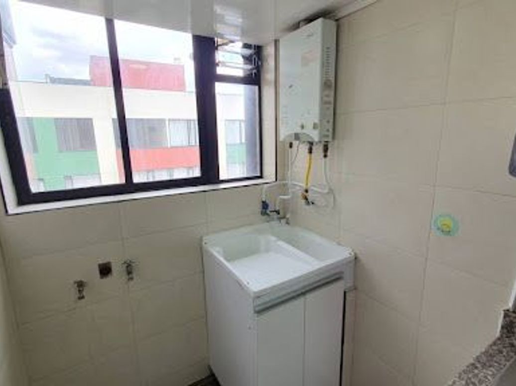 Apartamento de 3 alcobas en venta en Mandalay 1, Bogotá, 58 m² · foto 4 de 16