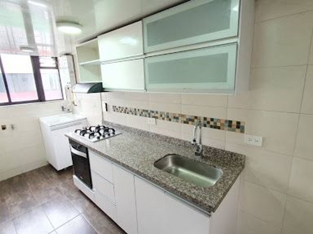 Apartamento de 3 alcobas en venta en Mandalay 1, Bogotá, 58 m² · foto 3 de 16