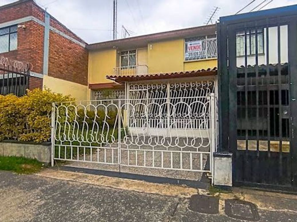 Casa de 4 alcobas en venta en Los Alcázares, Bogotá, 184 m² · foto 2 de 16